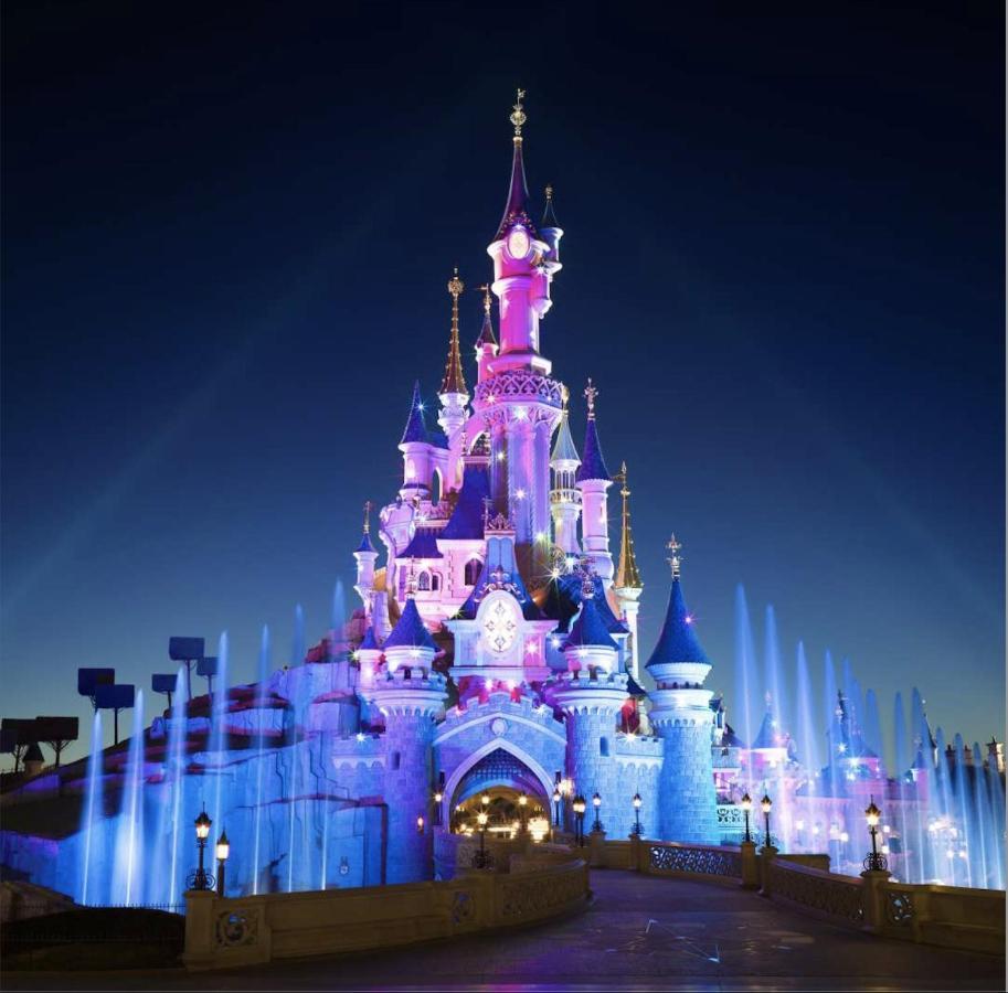 *Disneyland-Paris* 10 Pers, Wifi, 2 Parkings Chessy  Exteriör bild